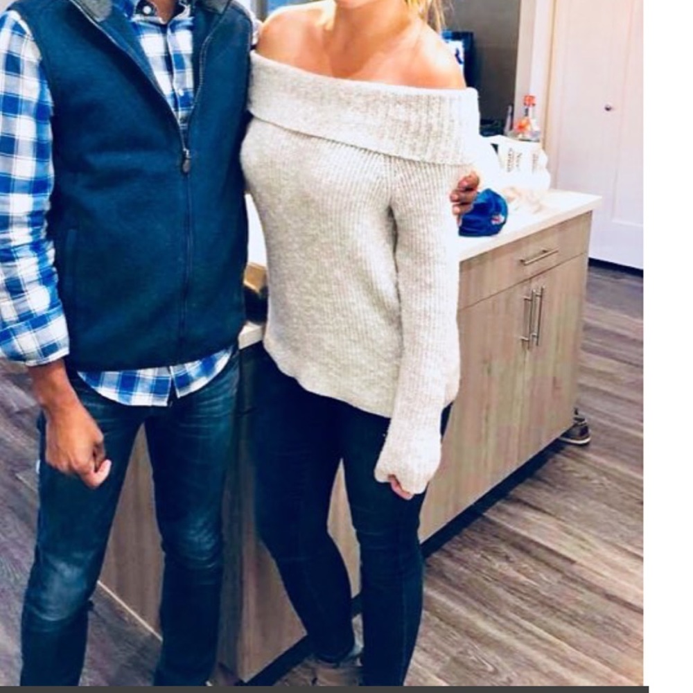 Off the shoulder sweater!